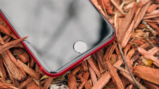 Nút Home tích hợp cảm biến vân tay Touch ID trên iPhone SE 2020
