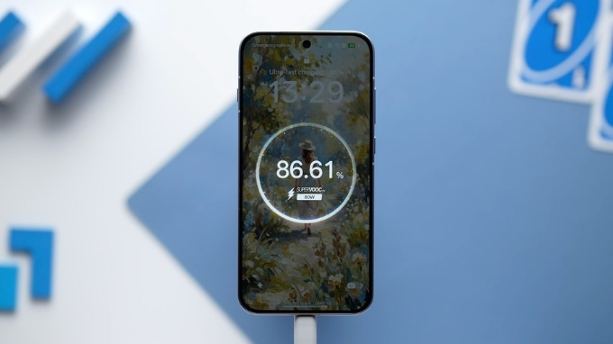 OPPO Reno16 5G còn hỗ trợ công nghệ sạc nhanh SUPERVOOC 80W