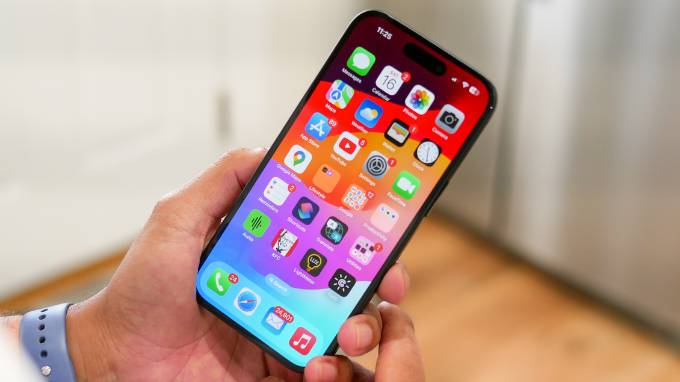 Đánh giá thời lượng sử dụng iPhone 15
