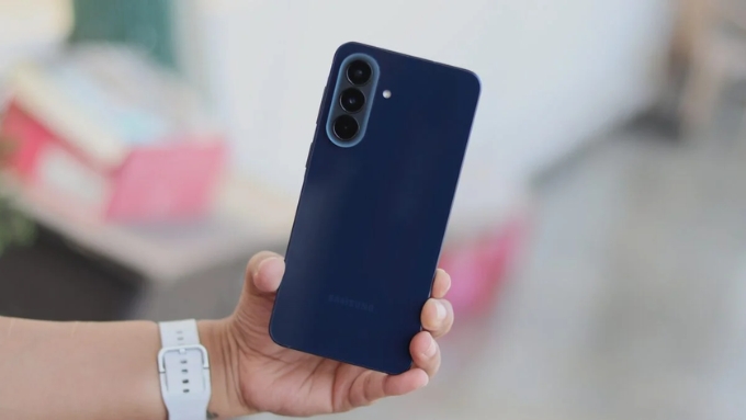 Trong danh sách những điện thoại Samsung đáng mua nhất ở phân khúc tầm trung, không thể bỏ qua Galaxy A57 5G