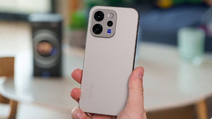 Vivo V70 được giới thiệu từ tháng 2/2026 với điểm nhấn nằm ở hệ thống camera 50MP