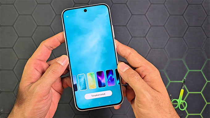 OPPO Reno16 F trang bị màn hình AMOLED phẳng 6,57 inch