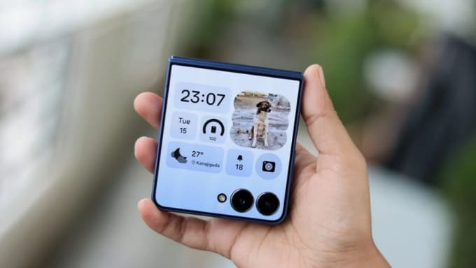 Galaxy Z Flip 8 được nâng cấp màn hình ngoài với kích thước lớn hơn và độ sáng cao hơn