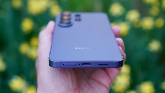 Pin là điểm khác biệt khi so sánh Galaxy S26 Ultra vs Xiaomi 17T Pro: