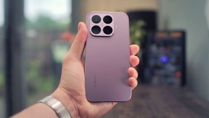 Xiaomi 17T có kích thước 157.6 x 75.2 x 8.2 mm và trọng lượng khoảng 200g