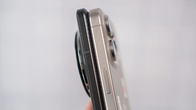 Xiaomi 14 Ultra sở hữu kích thước 161.4 x 75.3 x 9.2 mm