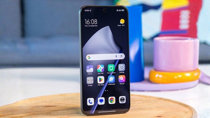 Xiaomi 15T có độ sáng thấp hơn, dừng ở mức 3.200 nits