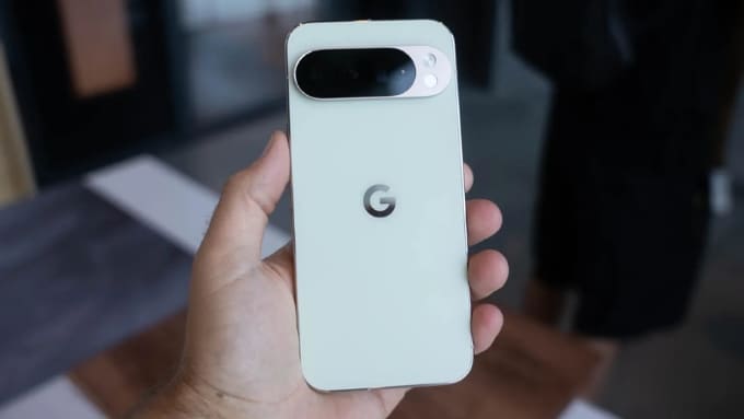 Google Pixel 10 Pro XL tiếp tục duy trì phong cách tối giản đặc trưng của dòng Pixel