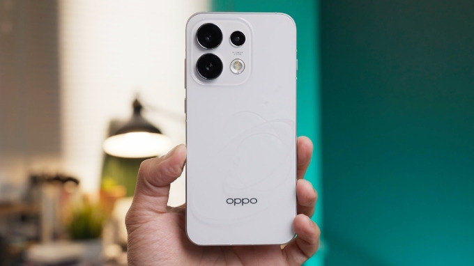 OPPO Reno16 Pro ngày càng tiệm cận với ngôn ngữ thiết kế tối giản của Apple