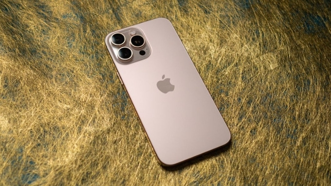 iPhone 16 Pro Max gây ấn tượng với thiết kế cao cấp