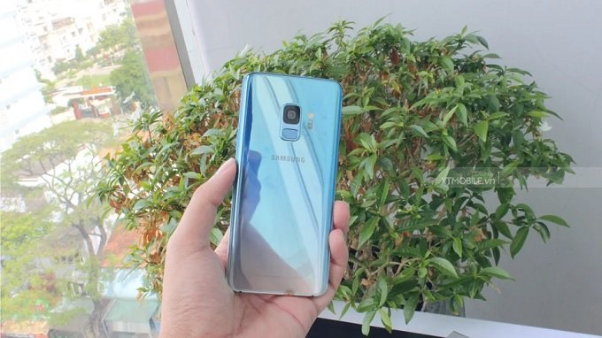 Galaxy S9 Ice Blue toát lên một nét sang trọng của một chiếc smartphone cao cấp