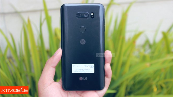 LG V30 thì không có logo