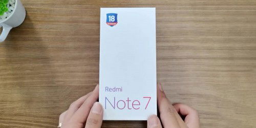 Redmi Note 7 đã có khả năng kháng nước với thiết kế gioăng cao su