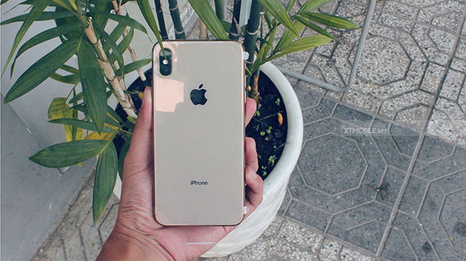 Giá iPhone Xs, Xs Max 2 SIM thường cao hơn bản eSIM ít nhất 4 triệu