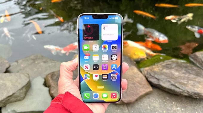 Apple là khách hàng mà Qualcomm và Broadcom không muốn đánh mất