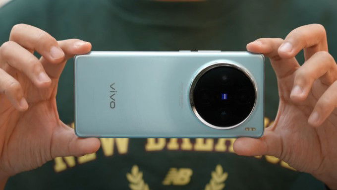 Vivo X100 series được thiết lập camera Zeiss