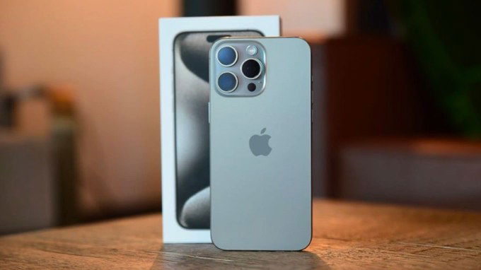 iPhone 15 Pro Max bán chạy nhất nửa đầu năm 2024
