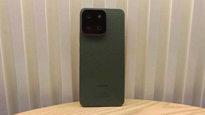 Honor X7c ghi điểm với thiết kế tinh giản nhưng hiện đại, hướng đến người dùng yêu thích sự bền bỉ