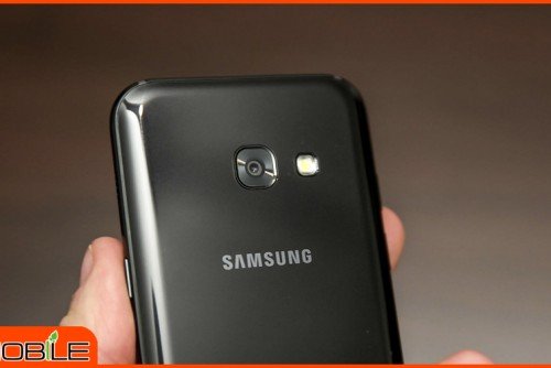 Ngỡ ngàng với chiếc smartphone “bí ẩn” của Samsung may mắn sở hữu Android 7.0 Nougat