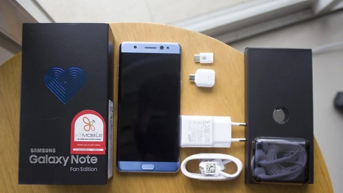 Galaxy Note FE với đầy đủ phụ kiện đi kèm