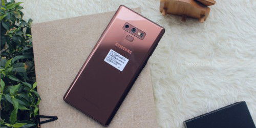 So sánh Galaxy S10 Plus và Note 9: Có nên từ bỏ bút S-Pen để trải nghiệm cảm biến trong màn hình