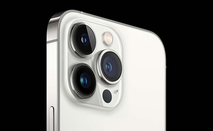 Samsung Glalaxy S22 Plus so sánh với iPhone 13 Pro camera