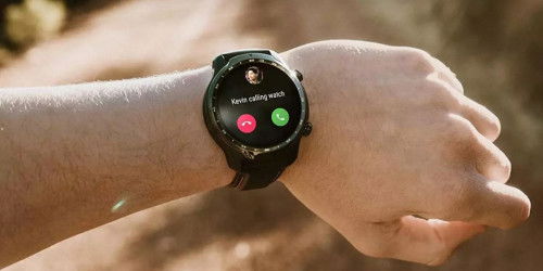 Smartwatch tích hợp máy chiếu: Một sáng chế mang tính cách mạng trong tương lai.