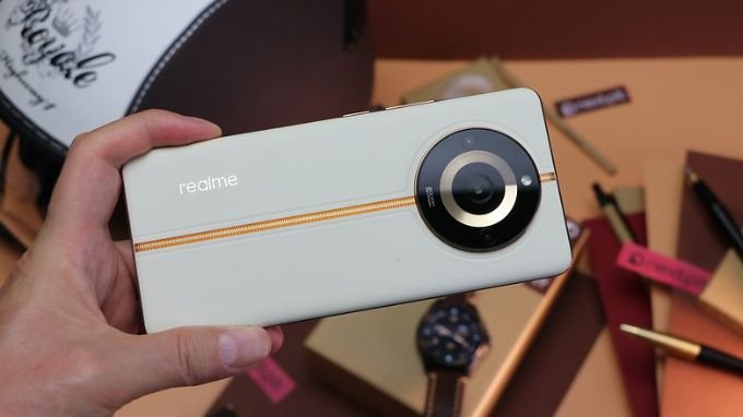 Realme 11 Pro Plus 1TB sở hữu dung lượng pin khủng