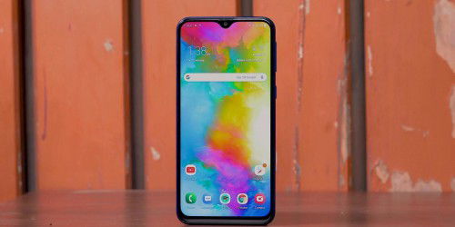 So sánh Galaxy A20 và M20: Con bài nào của Samsung sẽ có tác dụng