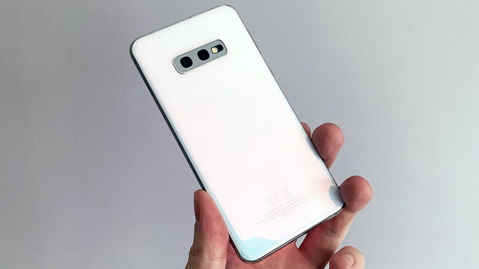 Galaxy S10e bản Mỹ giá rẻ mang đến sự nhỏ gọn