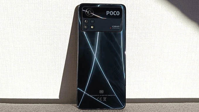 Poco X4 Pro với thiết kế khúc xạ ấn tượng