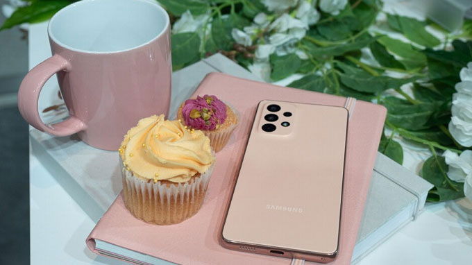 Điện thoại Galaxy A53 màu hồng đào