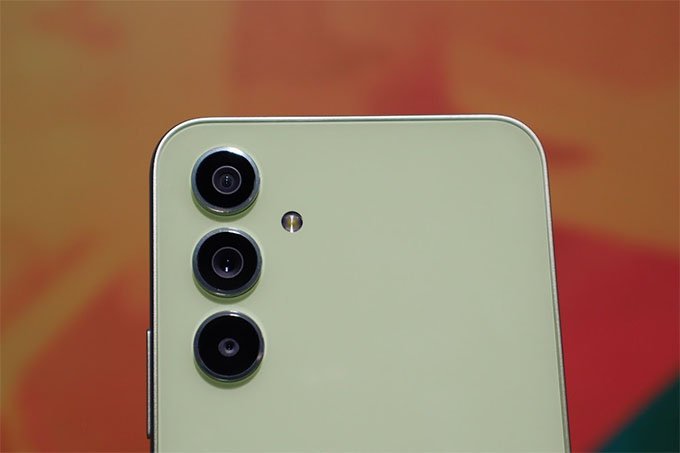 Camera Galaxy A54 5G cải thiện, chụp ảnh và quay video tốt hơn