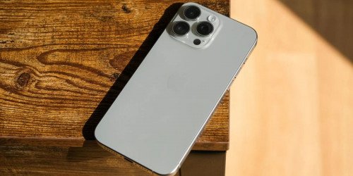 iPhone 15 Pro Max màu Titan Tự nhiên giá còn bao nhiêu ở thời điểm hiện tại?