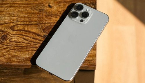 iPhone 15 Pro Max màu Titan Tự nhiên giá còn bao nhiêu ở thời điểm hiện tại?