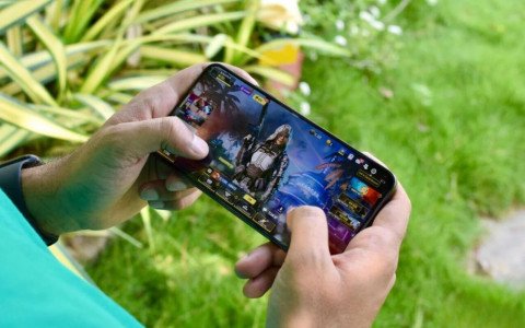 Đánh giá khả năng xử lý đa nhiệm và chơi game nặng trên Galaxy S24