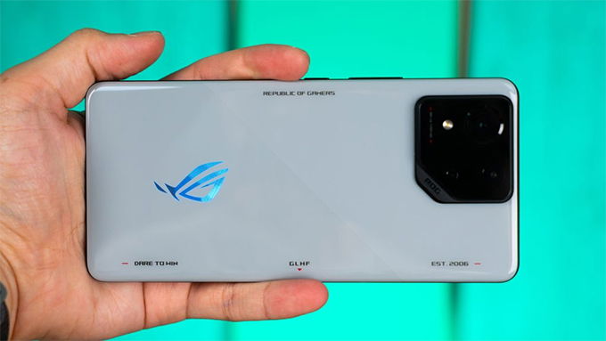 Asus ROG Phone 8 sở hữu thiết kế hấp dẫn