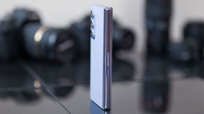 Cạnh gập Flex tiên tiến của Samsung Galaxy Z Fold 5 256GB