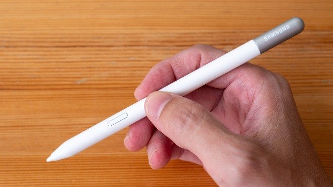 S Pen Creator Edition có kích thước lớn nên khó bảo quản hơn