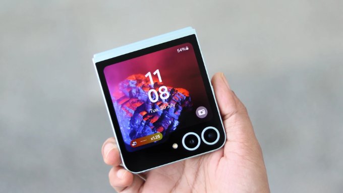 dien-thoai-hop-trend-gen-z-nhat-2025-4-xtmobile
