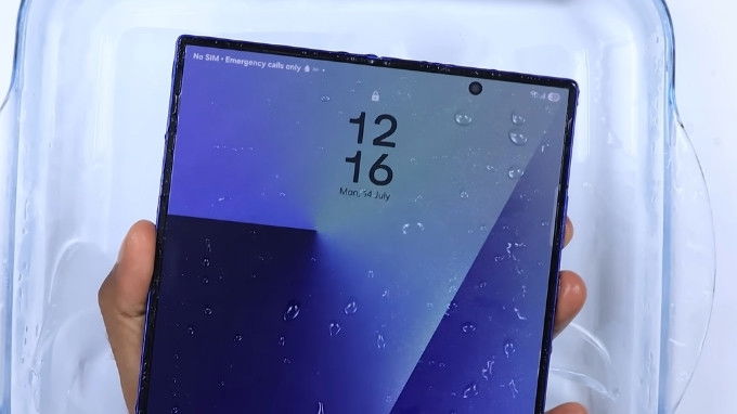 Galaxy Z Fold 7 gây bất ngờ với độ bền cực cao sau loạt thử nghiệm khắc nghiệt