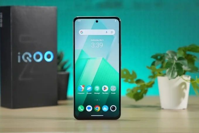 man-hinh-iqoo-z9-5g-xtmobile