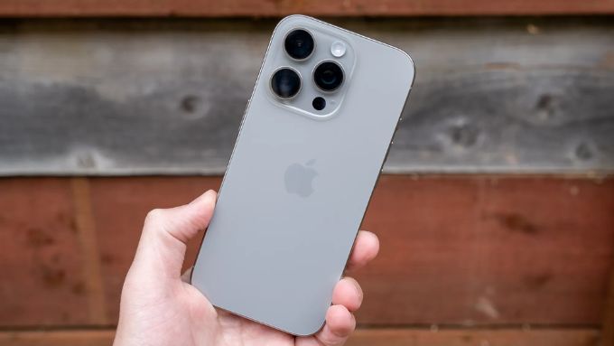 nen-mua-iphone-nao-ben-on-dinh-2-xtmobile