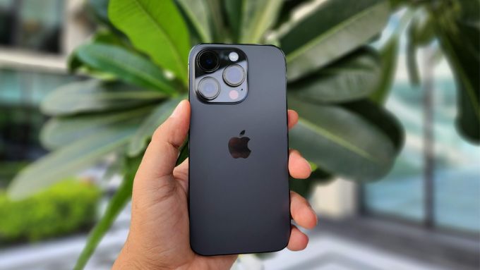 nen-mua-iphone-nao-ben-on-dinh-7-xtmobile