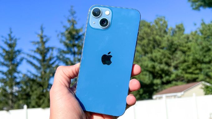 nen-mua-iphone-nao-ben-on-dinh-9-xtmobile