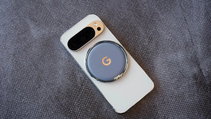 So sánh Google Pixel 10 Pro XL và iPhone 16 Pro Max về pin sạc