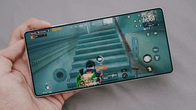 So sánh Oppo Find X9 Pro và Galaxy S25 Ultra về hiệu năng