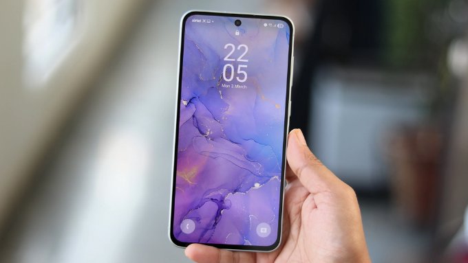so-sanh-samsung-galaxy-a-va-m-man-hinh-xtmobile