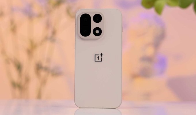 Thiết kế OnePlus 15