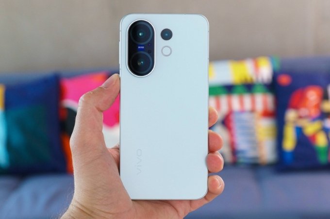 Thiết kế của Vivo X200 FE